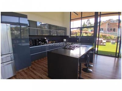 Casa de 3 alcobas en venta en El Escobero, Envigado, 680 m² · foto 4 de 12