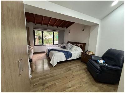 Casa de 4 alcobas en venta en El Poblado, Medellín, 220 m² · foto 7 de 12