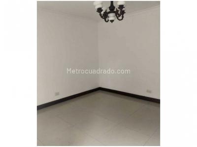 Casa de 5 alcobas en venta en Loma De Los Bernal, Medellín, 180 m² · foto 2 de 20