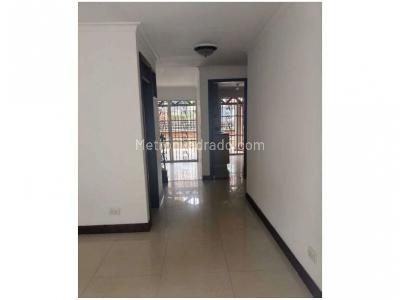 Casa de 5 alcobas en venta en Loma De Los Bernal, Medellín, 180 m² · foto 3 de 20
