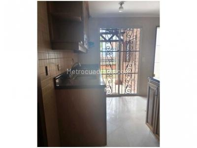 Casa de 5 alcobas en venta en Loma De Los Bernal, Medellín, 180 m² · foto 5 de 20