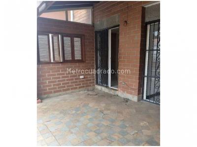 Casa de 5 alcobas en venta en Loma De Los Bernal, Medellín, 180 m² · foto 10 de 20