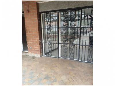 Casa de 5 alcobas en venta en Loma De Los Bernal, Medellín, 180 m² · foto 13 de 20