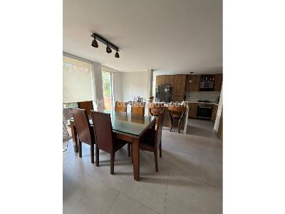 Apartamento de 3 alcobas en venta en Loma De Las Brujas, Envigado, 110 m² · foto 5 de 8