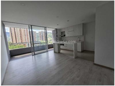 Apartamento de 3 alcobas en venta en Suramerica, Itagüí, 82 m² · foto 3 de 19