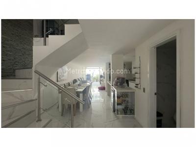 Casa de 3 alcobas en venta en El Trianon, Envigado, 200 m² · foto 4 de 20