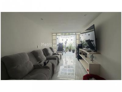 Casa de 3 alcobas en venta en El Trianon, Envigado, 200 m² · foto 11 de 20