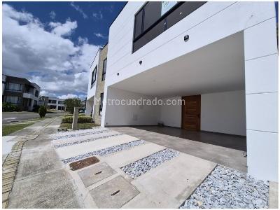 Casa de 4 alcobas en venta en Llanogrande, Rionegro, 300 m² · foto 3 de 20