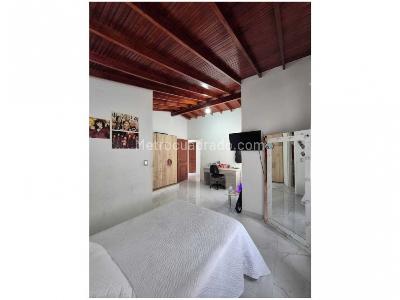 Casa de 5 alcobas en venta en Laureles, Medellín, 212 m² · foto 7 de 20