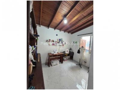 Casa de 5 alcobas en venta en Laureles, Medellín, 212 m² · foto 10 de 20
