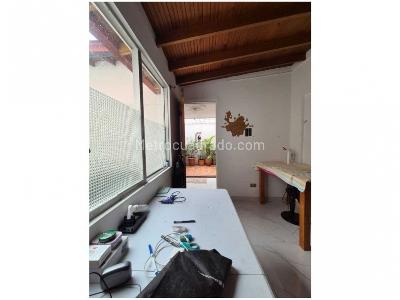 Casa de 5 alcobas en venta en Laureles, Medellín, 212 m² · foto 11 de 20