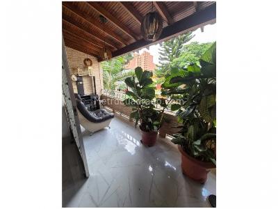 Casa de 5 alcobas en venta en Laureles, Medellín, 212 m² · foto 16 de 20