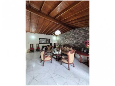 Casa de 5 alcobas en venta en Laureles, Medellín, 212 m² · foto 19 de 20