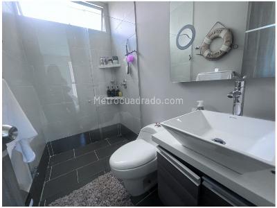 Apartamento de 2 alcobas en venta en Las Lomitas, Sabaneta, 105 m² · foto 12 de 12