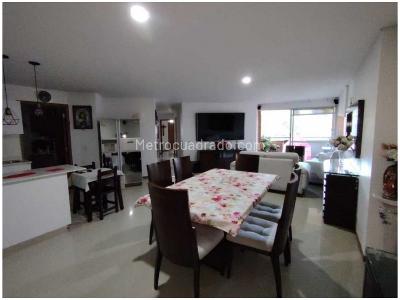 Apartamento de 3 alcobas en venta en Las Lomitas, Sabaneta, 121 m² · foto 16 de 19
