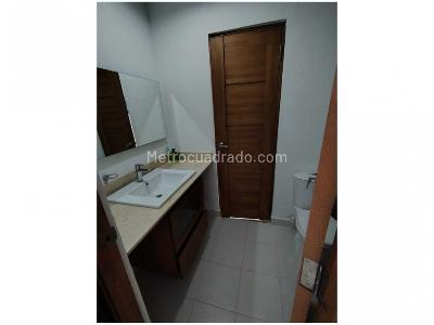 Apartamento de 3 alcobas en venta en Las Lomitas, Sabaneta, 121 m² · foto 18 de 19