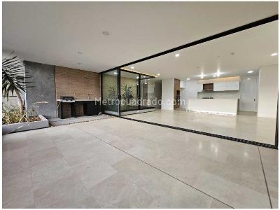 Apartamento de 3 alcobas en venta en Santa Maria De Los Angeles, Medellín, 205 m² · foto 5 de 12