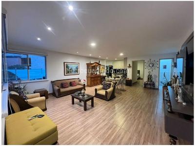 Casa de 3 alcobas en venta en Loma De Las Brujas, Envigado, 145 m² · foto 2 de 14