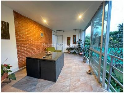 Casa de 3 alcobas en venta en Loma De Las Brujas, Envigado, 145 m² · foto 4 de 14