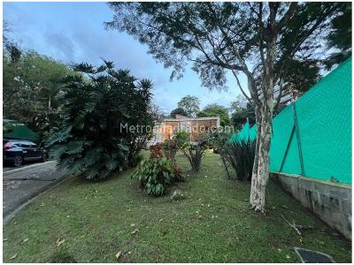 Casa de 3 alcobas en venta en Loma De Las Brujas, Envigado, 145 m² · foto 13 de 14