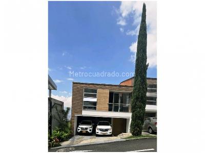 Casa de 3 alcobas en venta en San Lucas, Envigado, 240 m² · foto 9 de 20