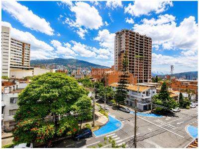 Apartamento de 2 alcobas en venta en Laureles, Medellín, 163 m² · foto 13 de 14