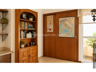 Apartamento de 3 alcobas en venta en Loma De Los Bernal, Medellín, 90 m² · foto 15 de 17