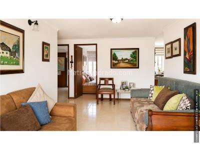 Apartamento de 3 alcobas en venta en Loma De Los Bernal, Medellín, 90 m² · foto 4 de 17