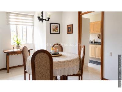 Apartamento de 3 alcobas en venta en Loma De Los Bernal, Medellín, 90 m² · foto 7 de 17