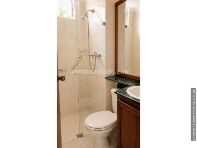 Apartamento de 3 alcobas en venta en Loma De Los Bernal, Medellín, 90 m² · foto 11 de 17