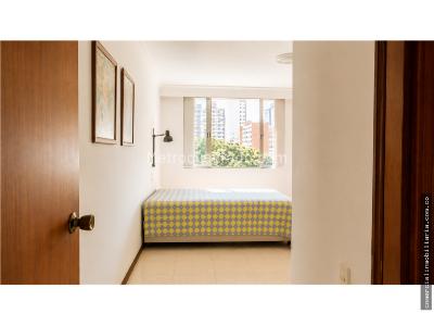 Apartamento de 3 alcobas en venta en Loma De Los Bernal, Medellín, 90 m² · foto 12 de 17