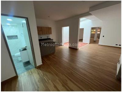 Casa de 5 alcobas en venta en Santa Teresita, Medellín, 203 m² · foto 2 de 16
