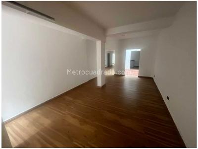 Casa de 5 alcobas en venta en Santa Teresita, Medellín, 203 m² · foto 4 de 16