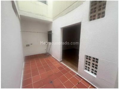 Casa de 5 alcobas en venta en Santa Teresita, Medellín, 203 m² · foto 8 de 16