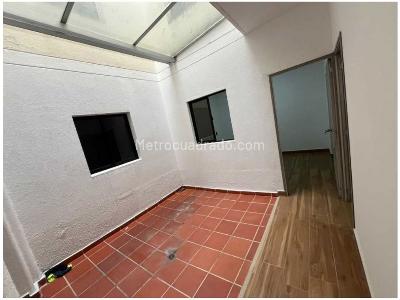 Casa de 5 alcobas en venta en Santa Teresita, Medellín, 203 m² · foto 10 de 16