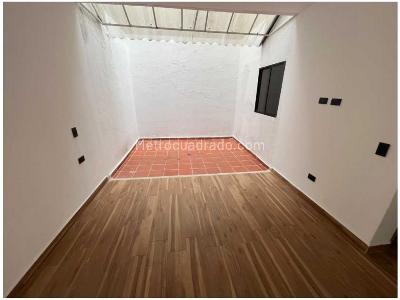 Casa de 5 alcobas en venta en Santa Teresita, Medellín, 203 m² · foto 11 de 16