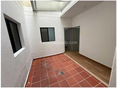 Casa de 5 alcobas en venta en Santa Teresita, Medellín, 203 m² · foto 12 de 16