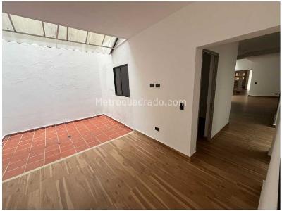 Casa de 5 alcobas en venta en Santa Teresita, Medellín, 203 m² · foto 15 de 16