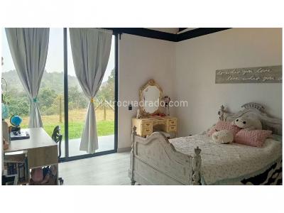 Casa de 3 alcobas en venta en Alto Del Escobero, Envigado, 260 m² · foto 7 de 18
