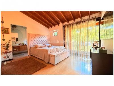 Casa de 3 alcobas en venta en Terrazina, Envigado, 220 m² · foto 13 de 20
