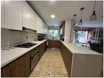 Casa de 3 alcobas en venta en Tv Superior, Medellín, 210 m² · foto 4 de 20