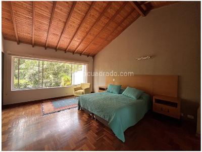 Casa de 3 alcobas en venta en Tv Superior, Medellín, 210 m² · foto 10 de 20