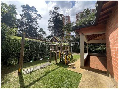 Casa de 3 alcobas en venta en Tv Superior, Medellín, 210 m² · foto 17 de 20