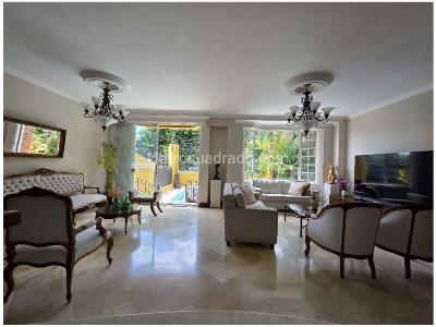 Casa de 4 alcobas en venta en Loma Del Chocho, Envigado, 382 m² · foto 3 de 19