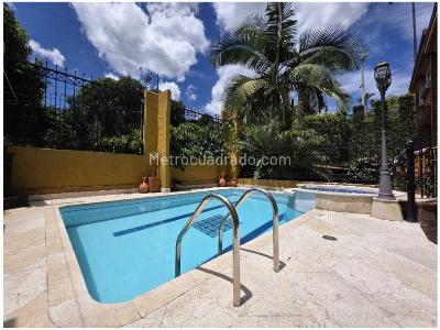 Casa de 4 alcobas en venta en Loma Del Chocho, Envigado, 382 m² · foto 4 de 19