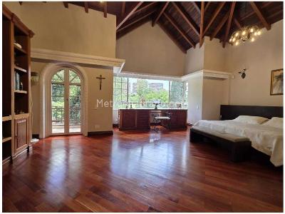 Casa de 4 alcobas en venta en Loma Del Chocho, Envigado, 382 m² · foto 8 de 19