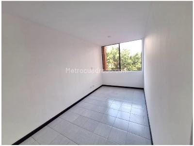 Apartamento de 3 alcobas en venta en Loma De San Julian, Medellín, 90 m² · foto 10 de 20