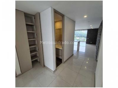 Apartamento en venta en Altos Del Poblado, Medellín · foto 11 de 18