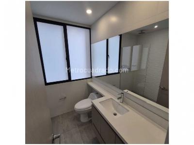 Apartamento en venta en Altos Del Poblado, Medellín · foto 8 de 18