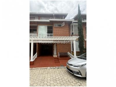 Casa en venta en La Concha, Medellín · foto 2 de 20